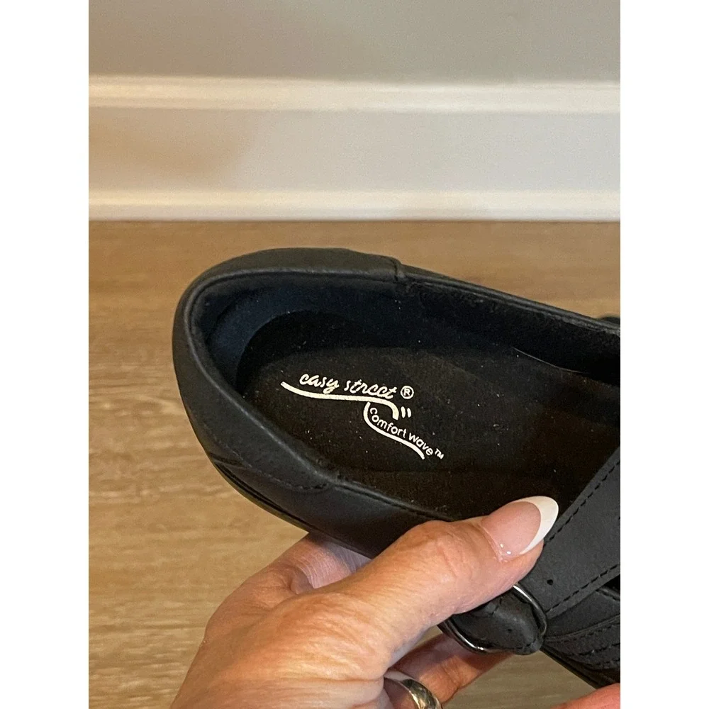 Easy Street Wise Black Mary Jane Strappy Buckle Flats Womens 6.5 M EUC‎